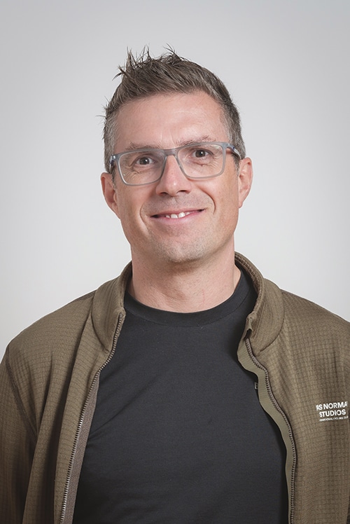 Porträtfoto von Danny Ratzow aus dem Team von Kintlein & Ose